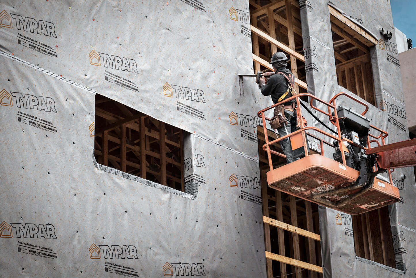 TOP QUESTIONS TO ASK WHEN SPECIFYING BUILDING WRAP FOR MULTIFAMILY CONSTRUCTION